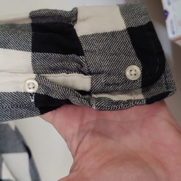 Ralph Lauren Classic Fit Men's Button Down - Picture 4 of 8